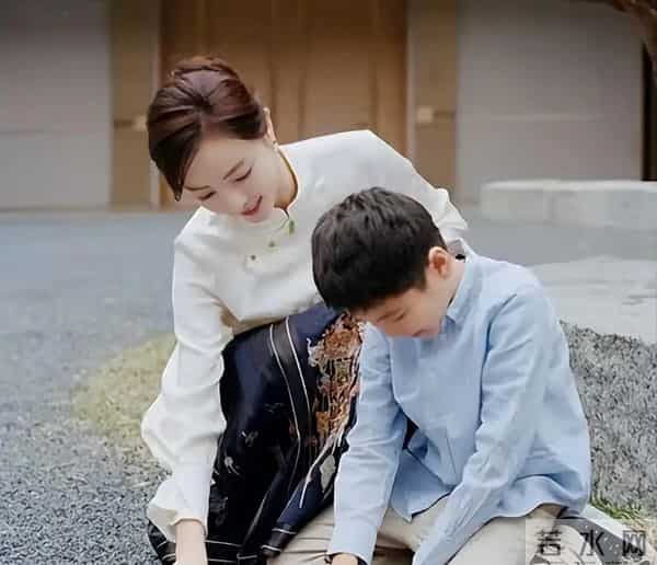 藏不住了？李思思离开央视原因曝光，原来她的“野心”不止于此！