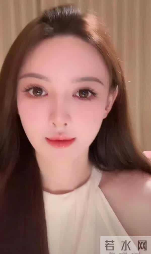 叶珂直播肿脸现身!婴儿哭闹不止,网友怒批:又学杨颖贤妻人设?