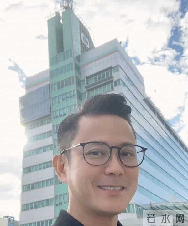 甜蜜！TVB知名绿叶晒夫妻合照庆祝结婚周年，离巢后定居内地