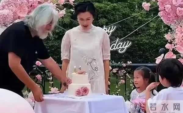 嫁大31岁“爹系老公”,连生3子的杜星霖,狐狸尾巴终于藏不住了