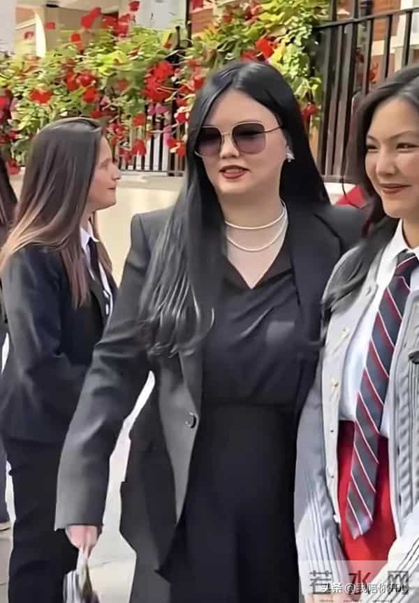 路人拍下李湘王诗龄真实照片:俩人温婉大气,和素人确实有区别!