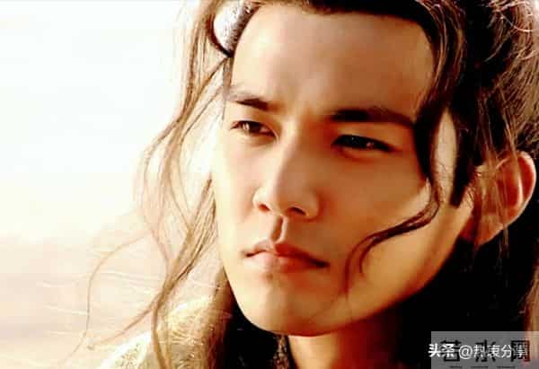 收手吧钟汉良!眼窝塌陷,脸部肿胀,疲态尽显,别再尬演精英男