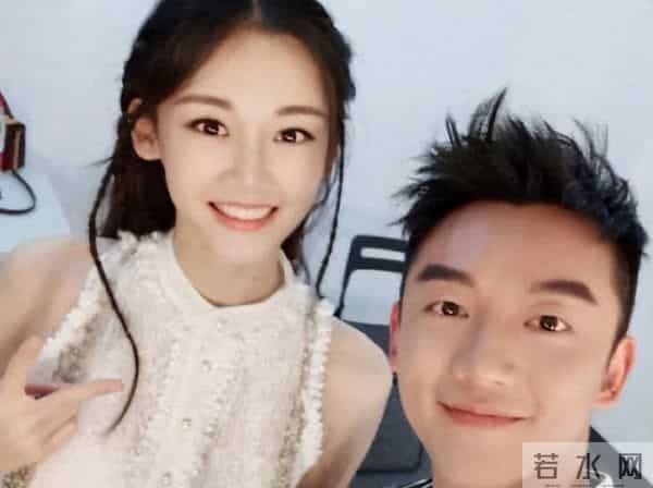 看了郑恺和苗苗合影,再看他和孙骁骁合影,生理性喜欢显而易见