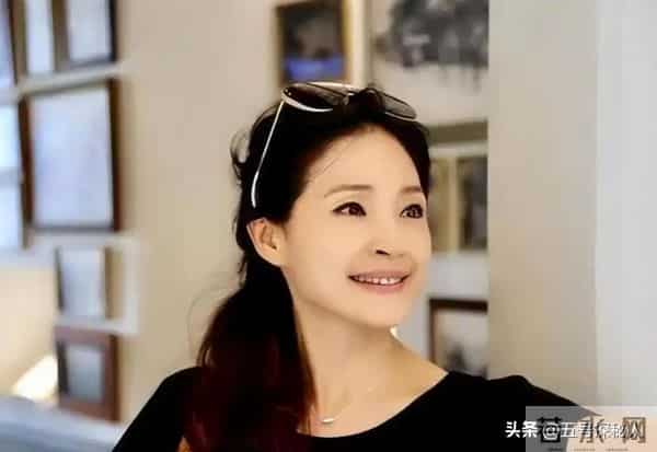 她58岁仍是干净之身,至今没谈过恋爱,除非是最爱不然不会献身