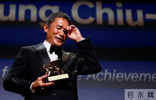 事实证明，63岁在日本居住的丁克族梁朝伟，已走上一条“上坡路”