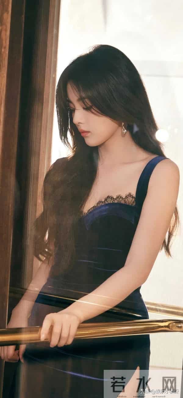 杨超越高清美图，青春感满满，太美了