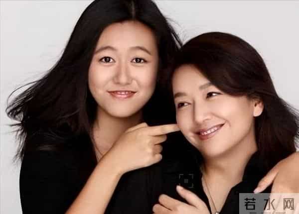 钱再多有什么用?58岁身家过亿的江珊,每天为27岁女儿操碎了心