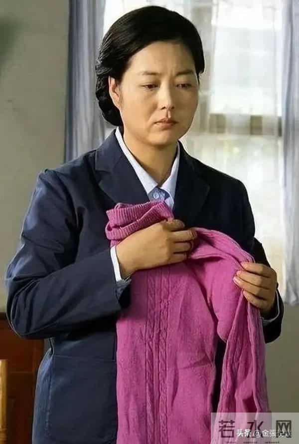 国家一级演员王茜华:45岁高龄为小丈夫生儿子,她后悔了吗?