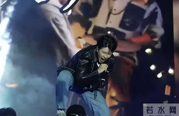 万梓良也没想到,年仅22岁的儿子开始为他争光,音乐比赛惊艳全场