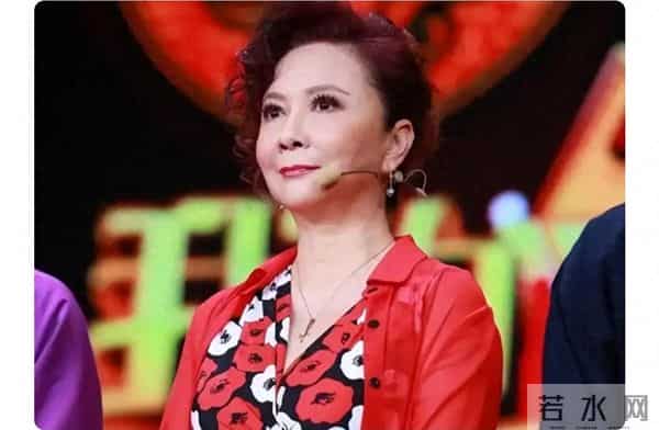 再有钱也没用，64岁身价千万的蔡明，还不是要为39岁儿子操碎了心