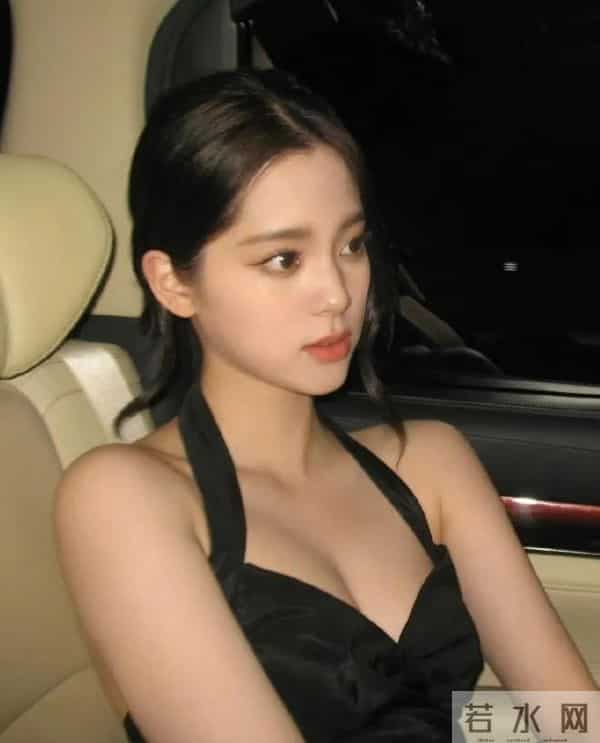 欧阳娜娜性感路线也好绝!