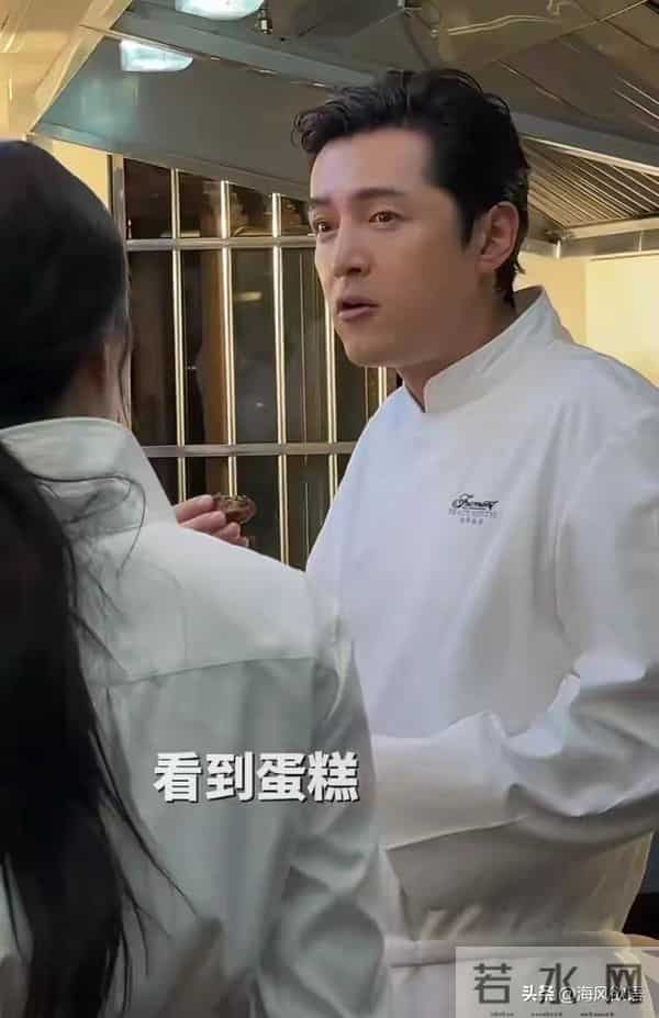 胡歌精通厨艺狂宠妻,做巨型红烧肉,女儿馋蛋糕成“小吃货”