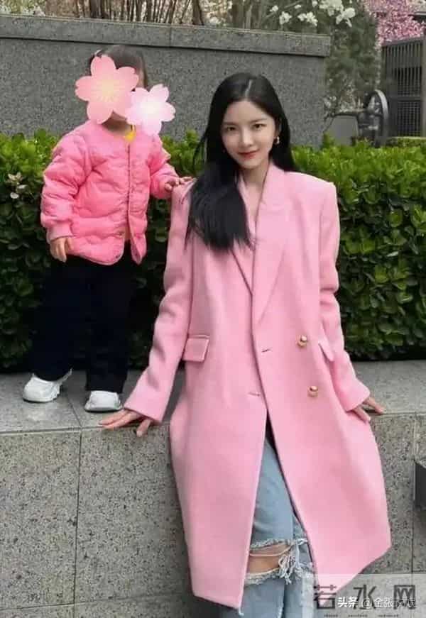 王灿晒胖了16斤自拍照!肚子赘肉藏不住,杜淳忙帮搭配衣服好奢华