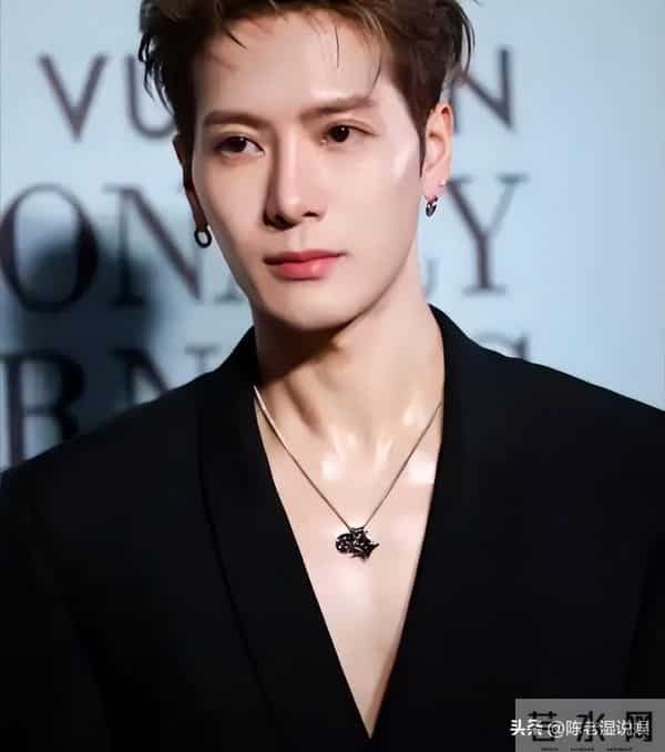 王嘉尔不再隐瞒！主动坦言如何解决生理需求，刘嘉玲说的一点没错