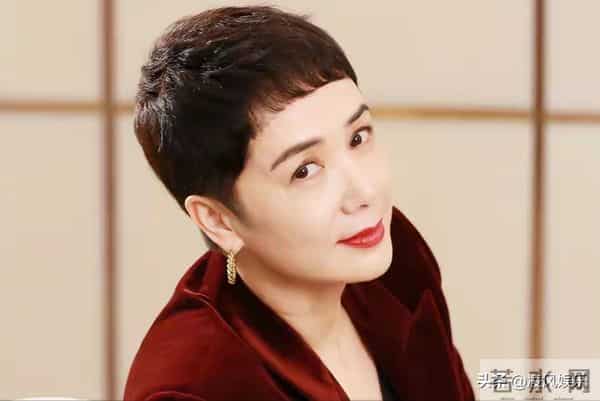 59岁蒋雯丽现状，淡出娱乐圈，定居英国，成为婚姻中真正的赢家