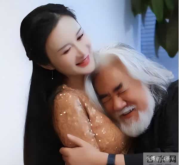 他是杜星霖前夫，离婚10年看她嫁大31岁导演生3娃，如今他后悔吗