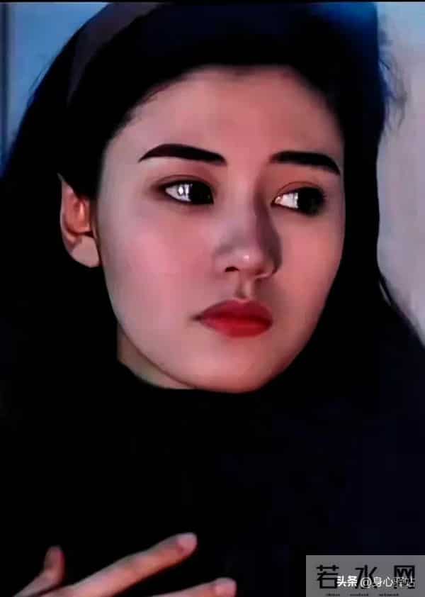 何为美得惨绝人寰看看年轻的李嘉欣才知道什么叫“女娲毕设”天花