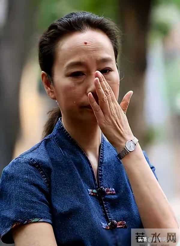 冤枉前夫出轨31年,金鸡奖评委兼影后大翻车!儿子都不是亲生的