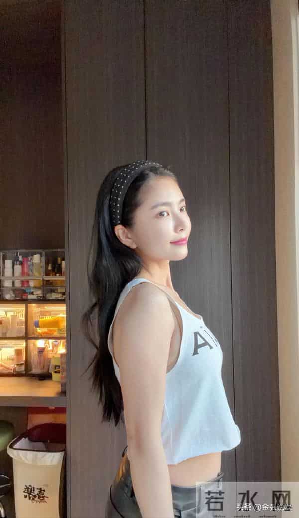 王灿晒胖了16斤自拍照!肚子赘肉藏不住,杜淳忙帮搭配衣服好奢华