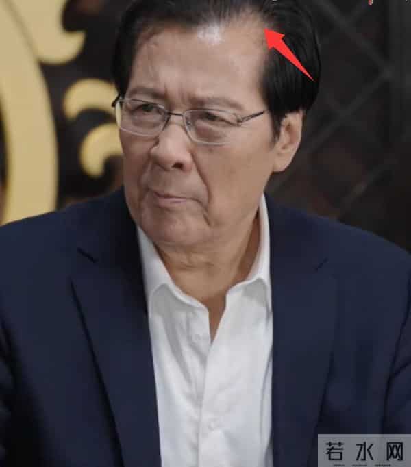 73岁“刘备”现状:二弟、三弟接连去世,晚年脱发老态龙钟