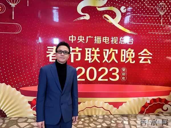 写歌30年穷困潦倒，前妻失望选择离婚，谁料51岁靠一首歌一夜成名