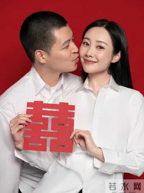 李纯夫妇澳门度假，马頔身高被低估，比老婆高一头看着有185