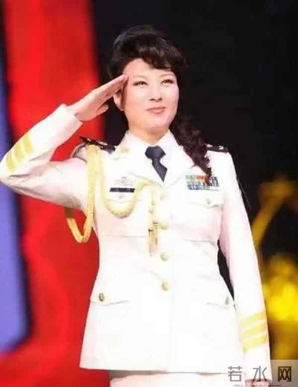 权色交易、陪睡上位，她压根不沾边，简直是娱圈的一股“清流”