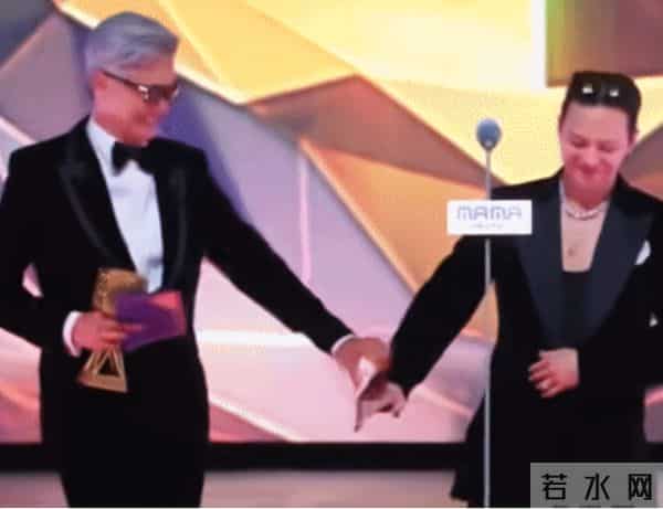 70岁周润发出席香港MAMA，仅一天恶心的一幕发生了，成了众矢之的