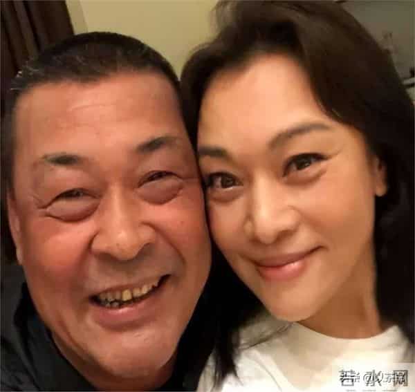性子出了名的随和,曾身患癌症妻子不离不弃,演员侯传杲现状如何