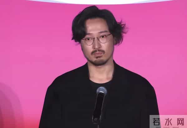 上戏80周年校庆,于和伟胖了,王传君胡子拉碴,雷佳音咋穿成这?