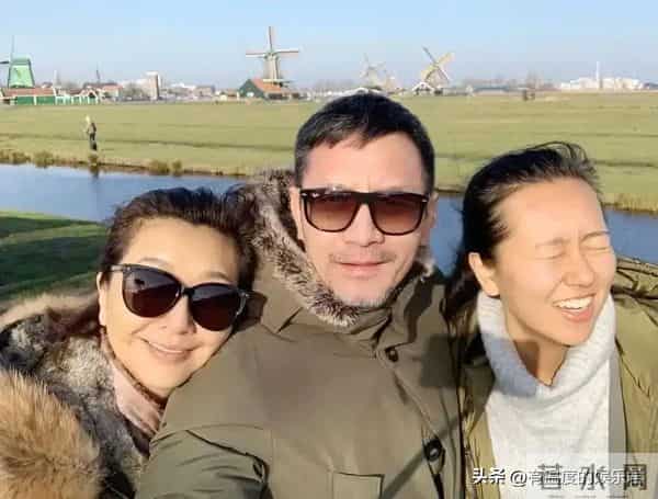 万万没想到，丁克了大半辈子的田小洁，如今55岁活成了人生赢家