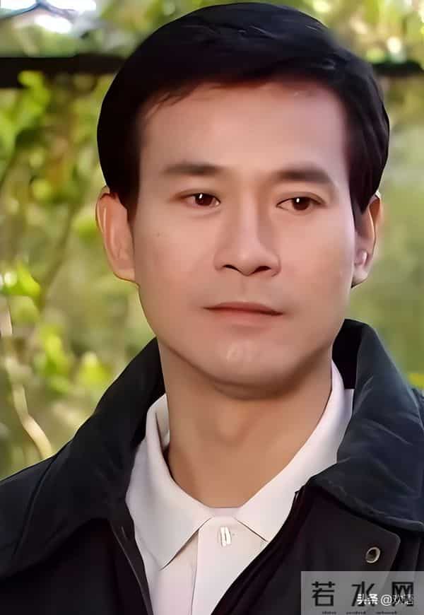 3段婚史4个女儿，靠妻上位却婚内出轨，曾抛妻弃女的他如今怎样