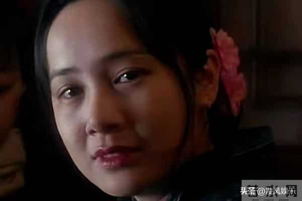 59岁蒋雯丽现状，淡出娱乐圈，定居英国，成为婚姻中真正的赢家