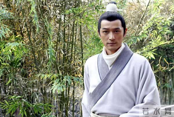 眼里没光了！47岁薛佳凝断崖式衰老，和高调秀二胎的胡歌两个画风