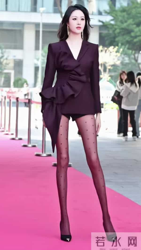 超模主席徐敏这长腿真是绝绝子