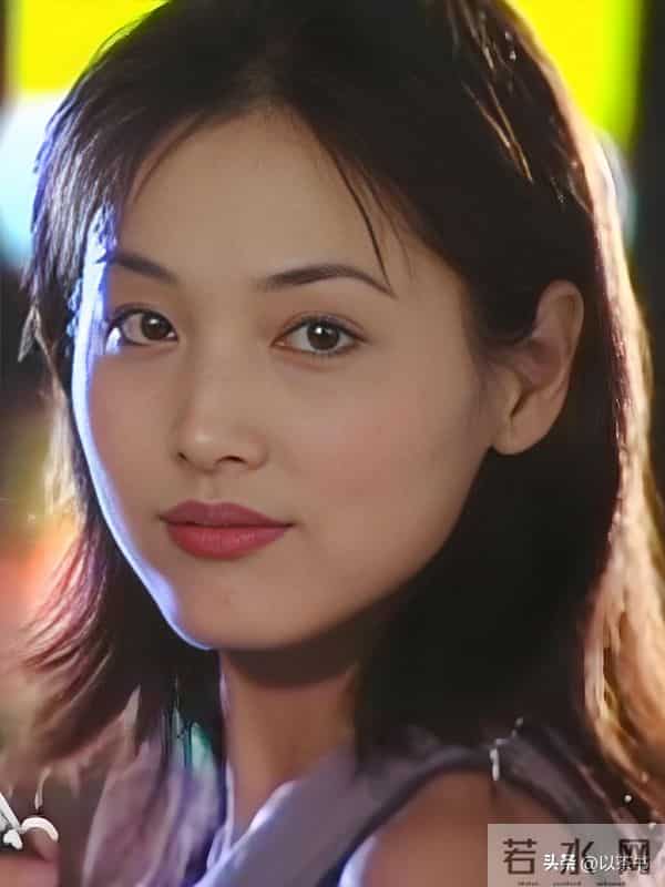 55岁张延依然优雅,父亲早逝最疼爱妈妈,和丈夫分居两地感情不变