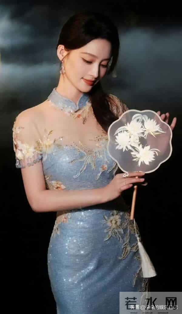 李沁的身材也太绝了,这组写真让人挪不开眼!