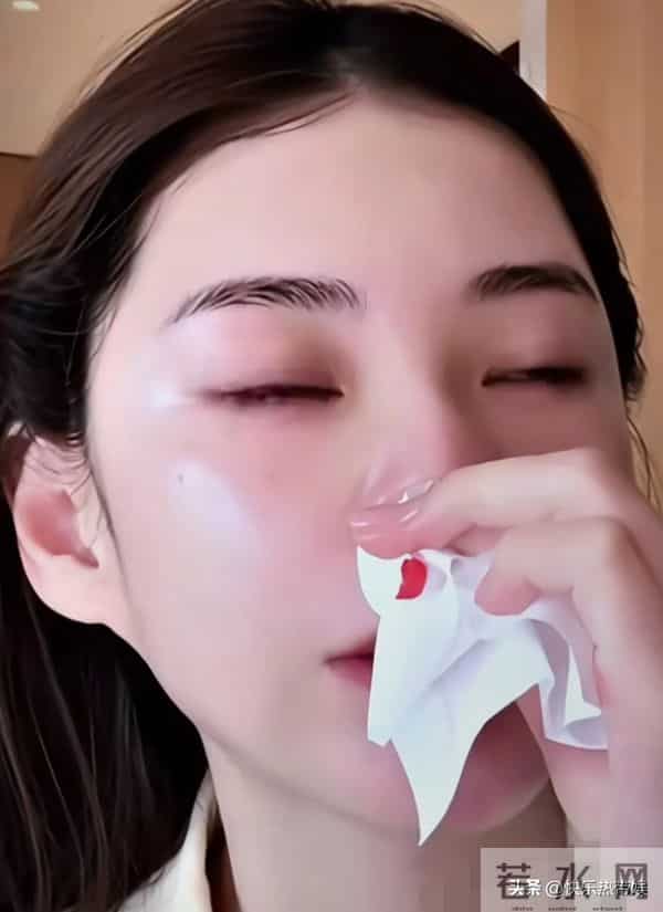 马筱梅直播时流鼻血,坦言天气干燥,身体还不太适应,汪小菲犯难