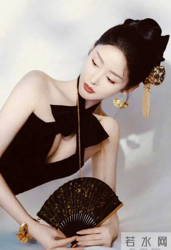 张天爱舔舌头好俏皮,爱了爱了