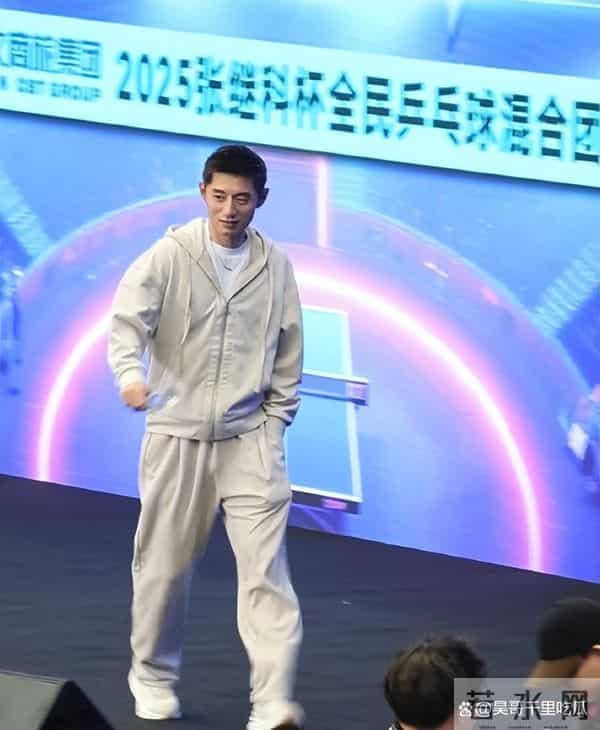 张继科低调恋爱五年！现在下颌松弛有肉感，张蕊眼尾下垂显憔悴