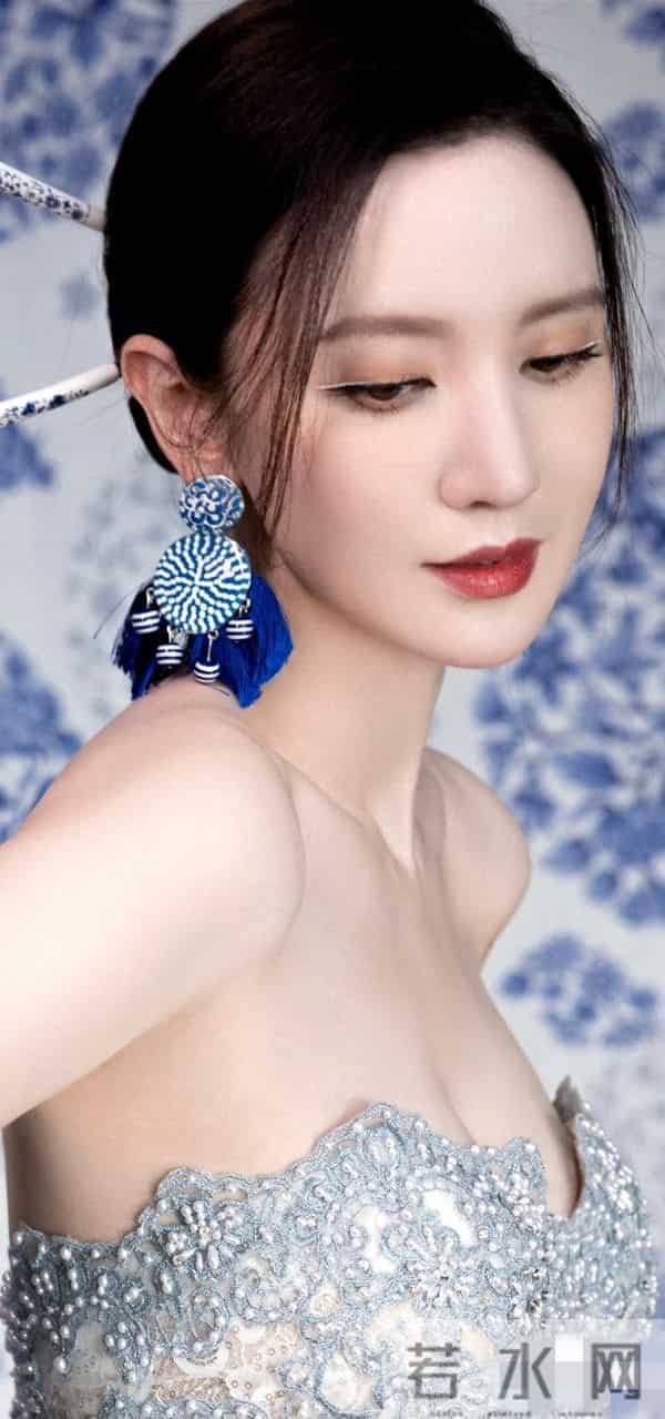 张萌散发优雅气质如她！