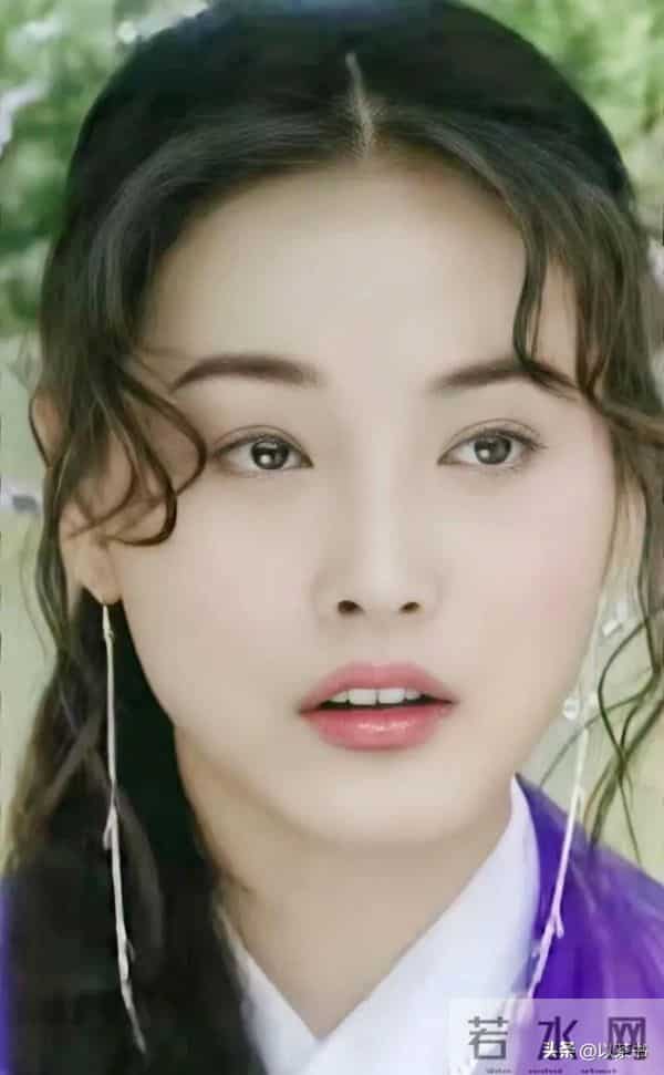 55岁张延依然优雅,父亲早逝最疼爱妈妈,和丈夫分居两地感情不变