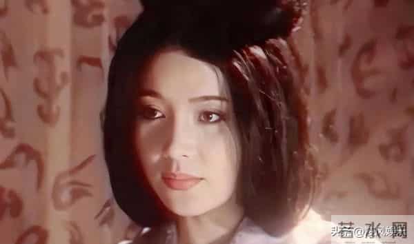 19岁嫁豪门,20岁生儿子,月子没坐完就逃离豪门,如今过得如何了