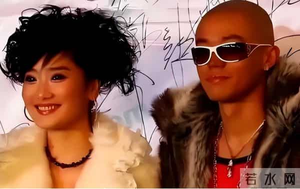 看破不说破,“手表风波”5个月后再看曾毅和玲花,答案一目了然