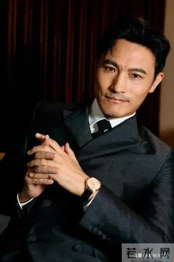 曾与孔琳同居，和柯蓝恋爱，却悄悄娶圈外美女，如今51岁过得如何