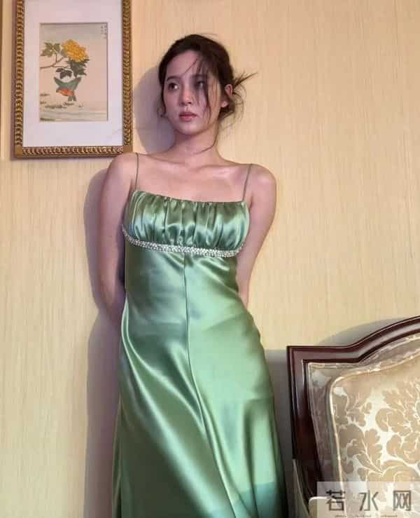 欧阳娜娜性感路线也好绝!