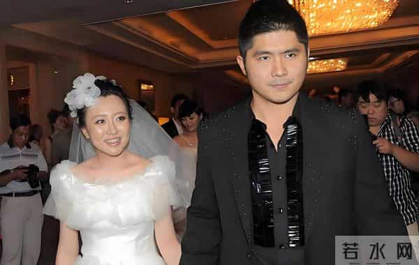 再多钱有什么用?潘长江女儿如今的现状,给所有父母提了个醒