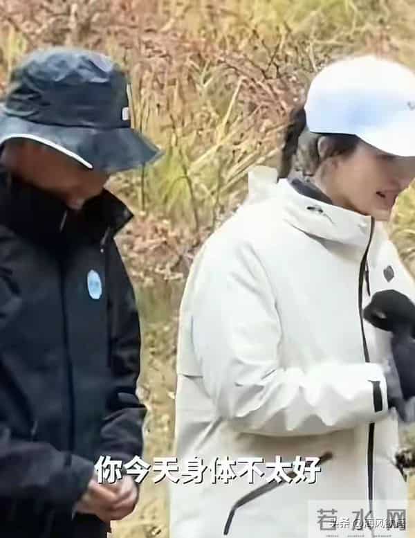 胡歌带田朴珺爬财神山，她喊“宝总”撒娇要做饭，互动甜到像情侣