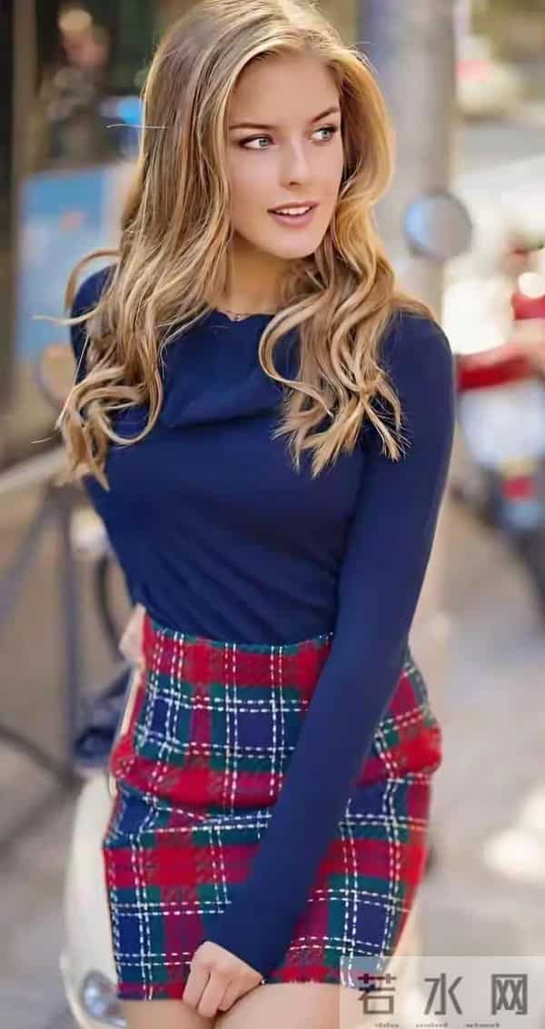 北美大陆第一女神，金发碧眼，体态丰腴，给人印象深刻