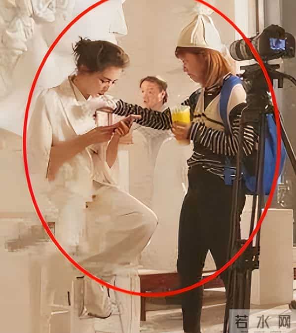 跪地服务、浴缸陪睡、洗内裤接口水，这些明星真不把助理当人看